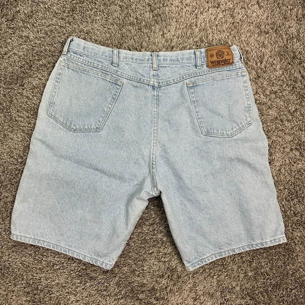 Wrangler Denim Dad Shorts Men's Relaxed Fit 38x10 Light Wash Distressed Workwear